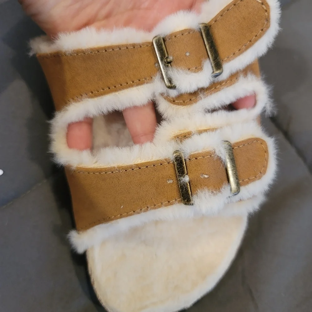 NEW Steve Madden Cognag Faux fur lined sandal